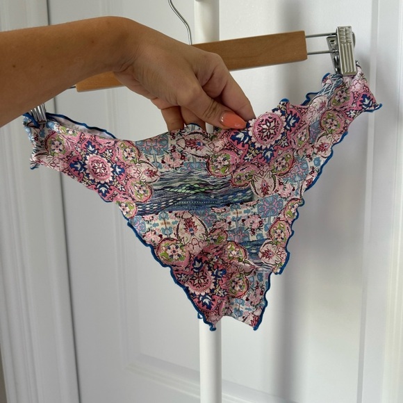 Luli Fama Azucar Wavy Triangle Top & Brazilian Bottoms - Picture 7 of 12